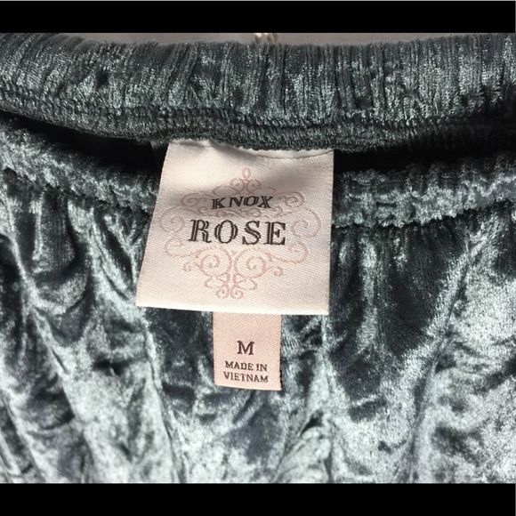 KNOX ROSE CUTE CRUSHED VELOUR OFF SHOULDER FLUTTER TOP WOMENS SIZE MEDIUM - Picture 3 of 6